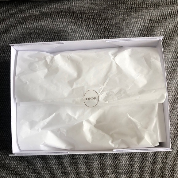 Dior White Empty Rectangle Gift Box Paper White Logo Ribbon Holiday Gift - Picture 7 of 16